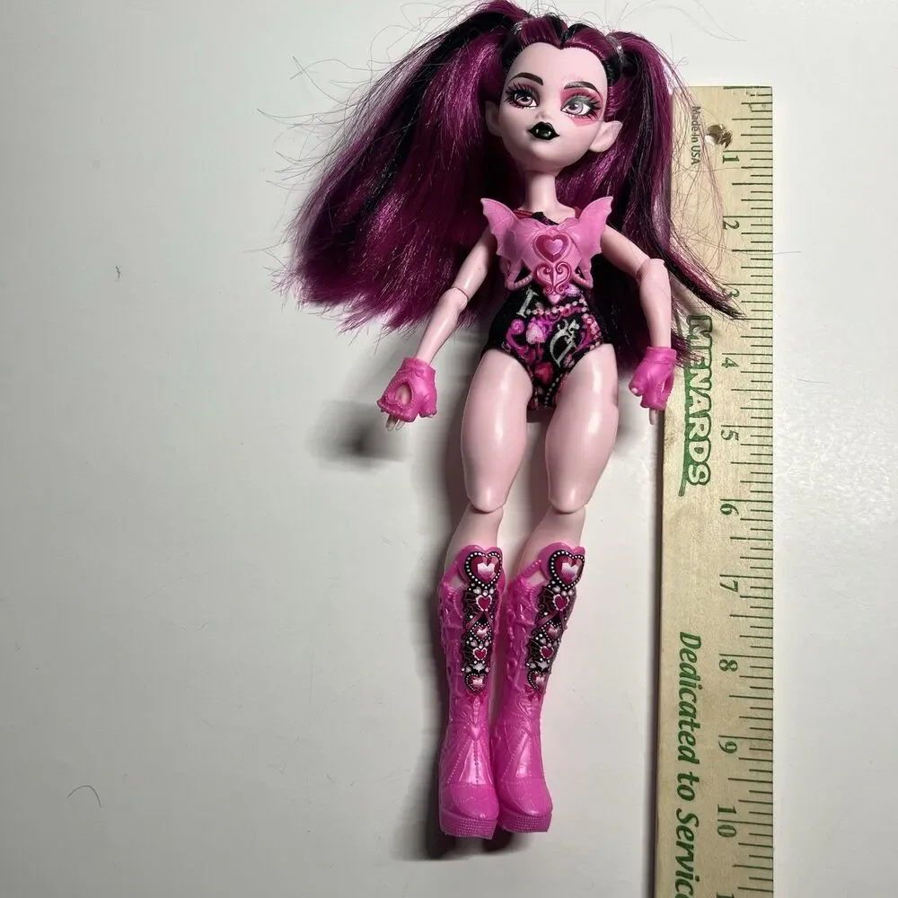 Monster High G3 Draculaura Skulltimate Secrets Monster Mysteries Doll w/ Boots